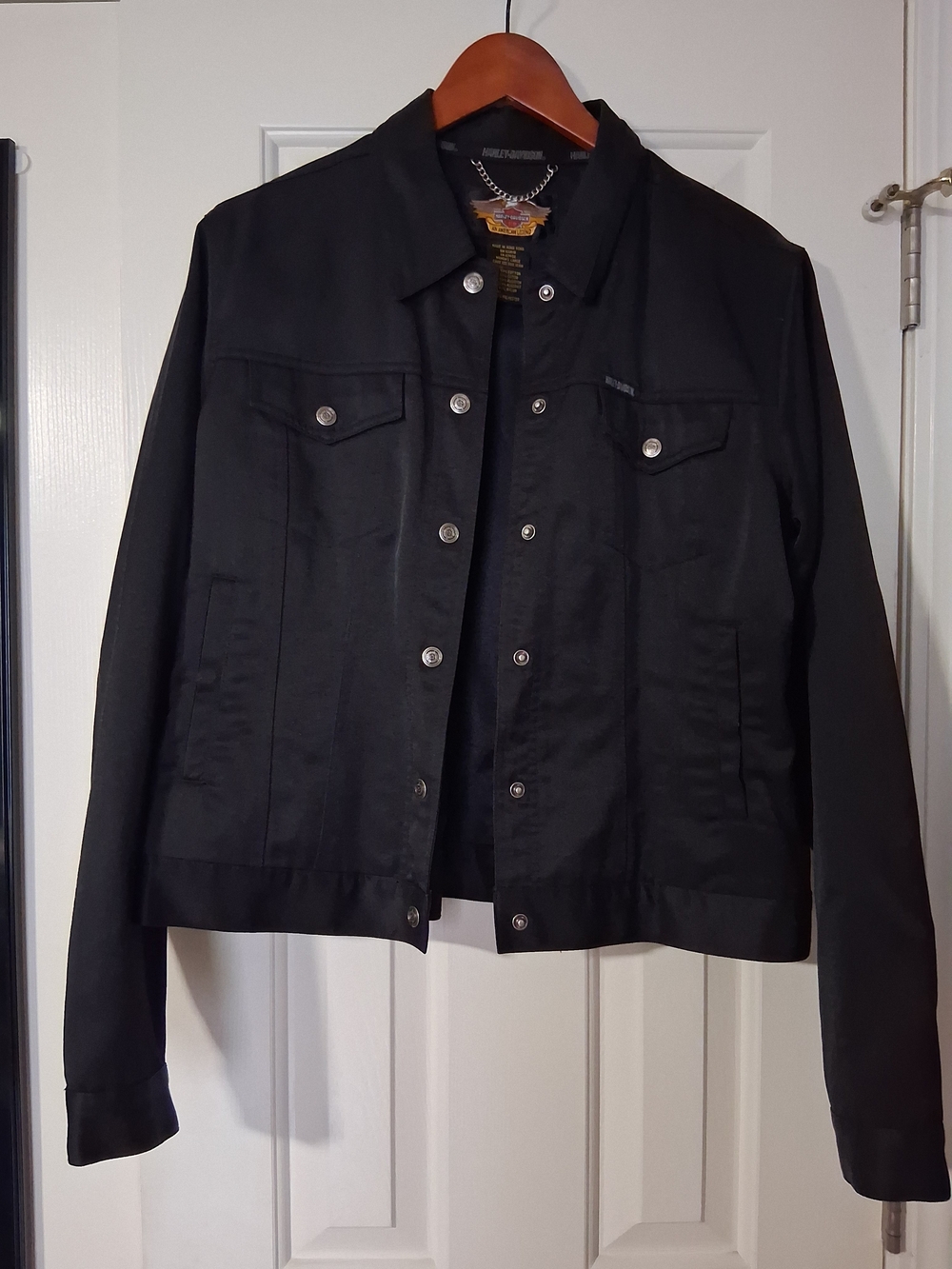 Womens Harley-Davidson Black Jacket With Logo On The Back Size LARGE Excellent
